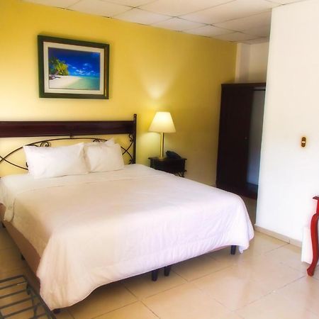 Hotel Santa Elena Antiguo Cuscatlán Dış mekan fotoğraf