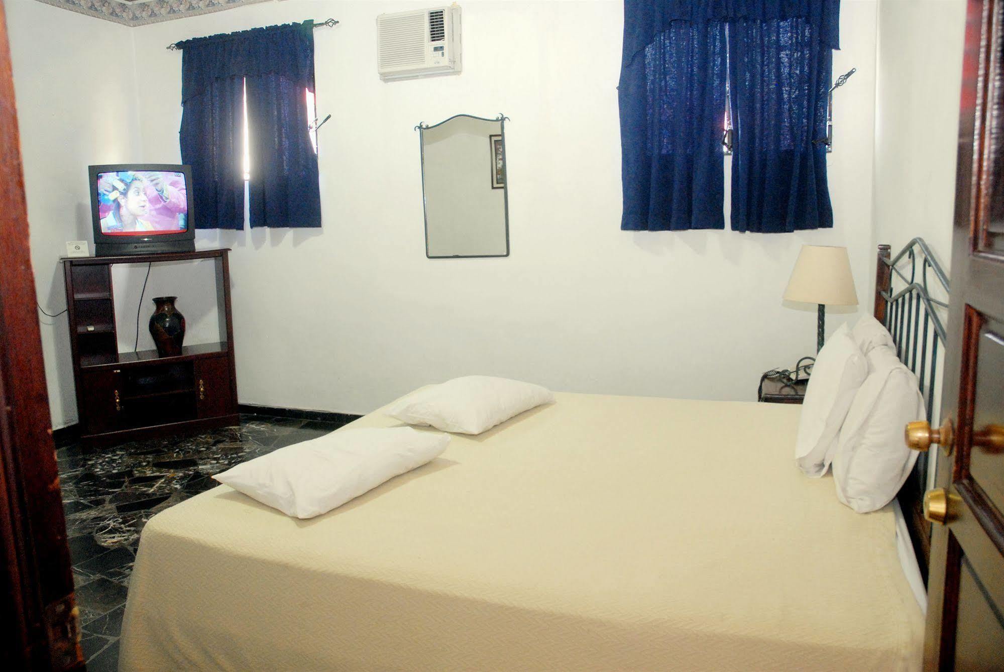 Hotel Santa Elena Antiguo Cuscatlán Dış mekan fotoğraf